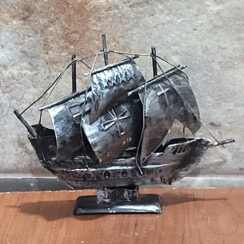 Vintage Pirate Ship Santa Maria Metal Boat Desk Shelf Decor